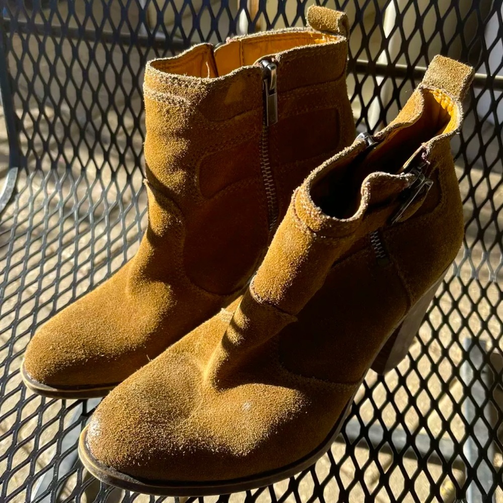 Lucky Brand Everalda Tan Suede Ankle Bootie Sz 7